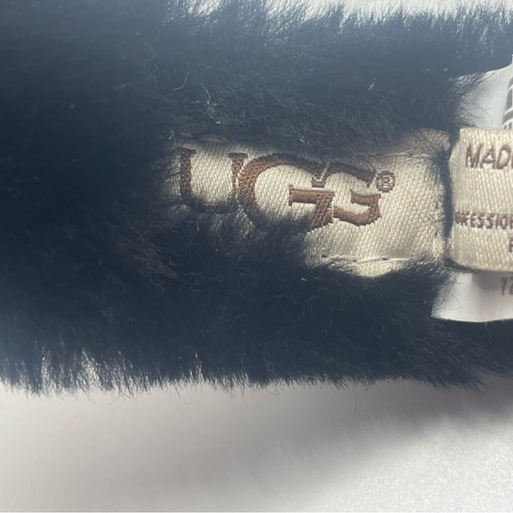 UGG Black Dyed Shearling Sheepskin Leather & Fur Earmuffs - Picture 6 of 9